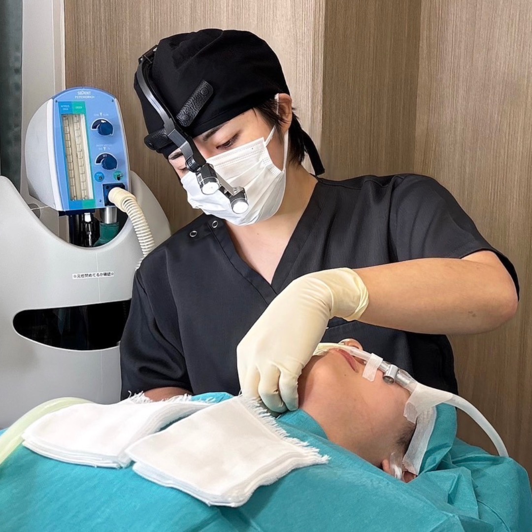 脂肪吸引の施術風景 — クォンタムRFと同日併用できる輪郭形成｜大阪・豊中 Wing clinic